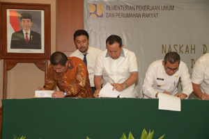 Bupati Amril Terima Hibah dari Kementerian PUPR